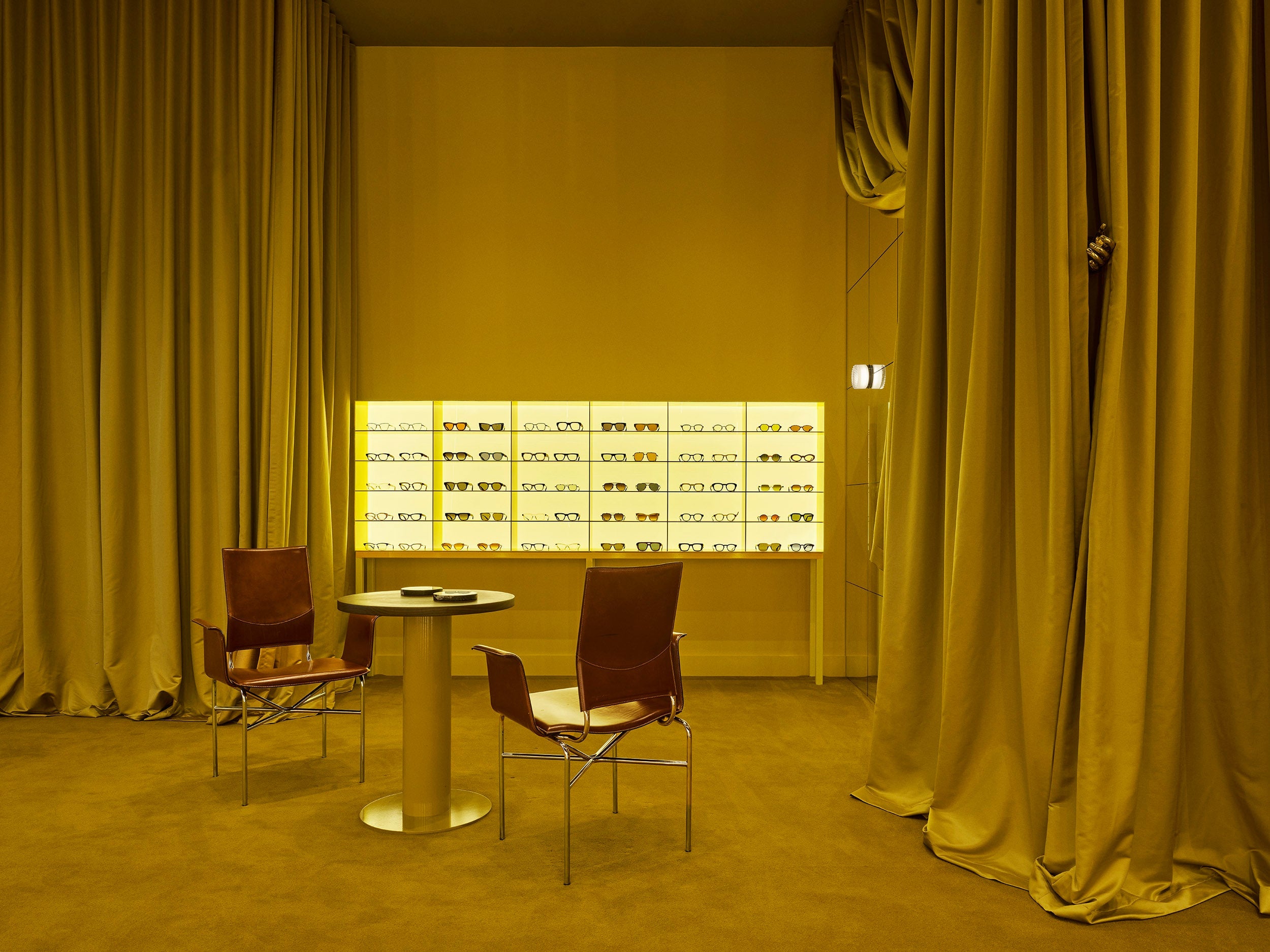 Eye test Melbourne CBD: what to expect at Six Six
